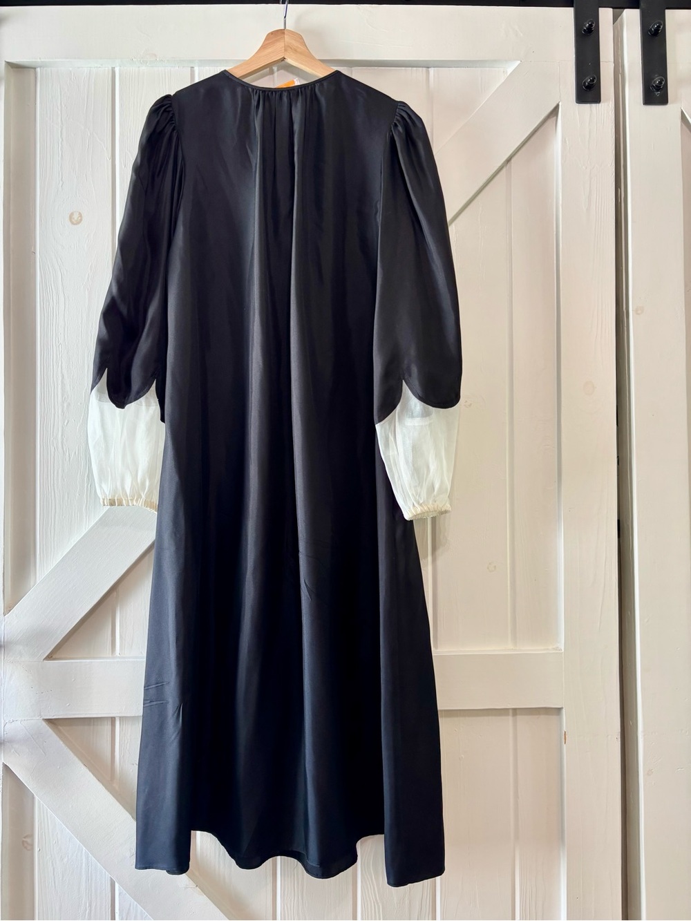Tory Burch Scalloped Sleeve Silk Midi Dress Black Ivory White Luxury NWT 8 - Picture 3 of 11